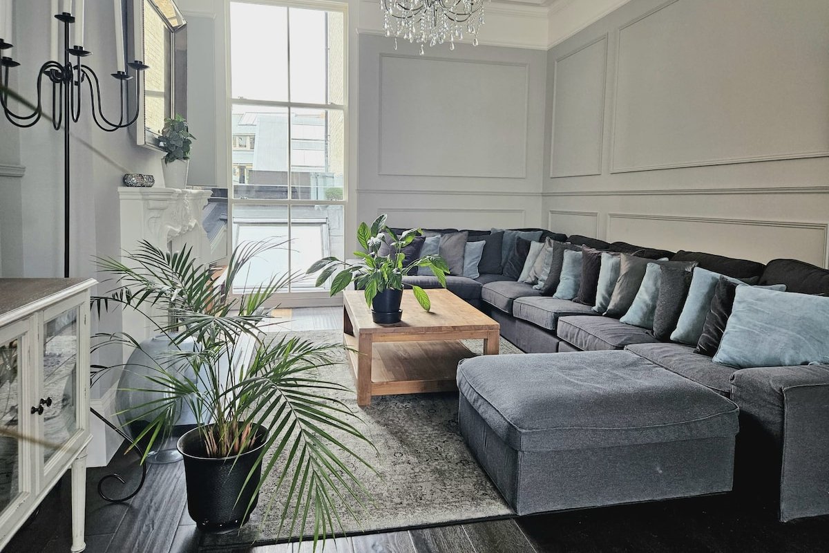 Lovely, spacious 5BR London townhouse with parking gallery image 3