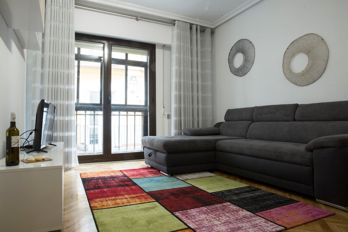 Madrid City Center w/Garage: Big & Comfy, 2 baths gallery image 5