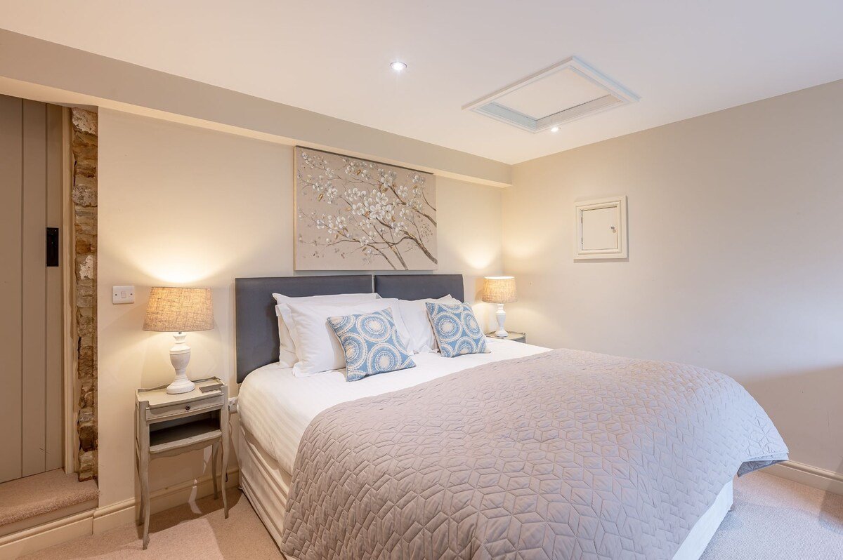 Sun Hill Cottage | Holiday at Home gallery image 2