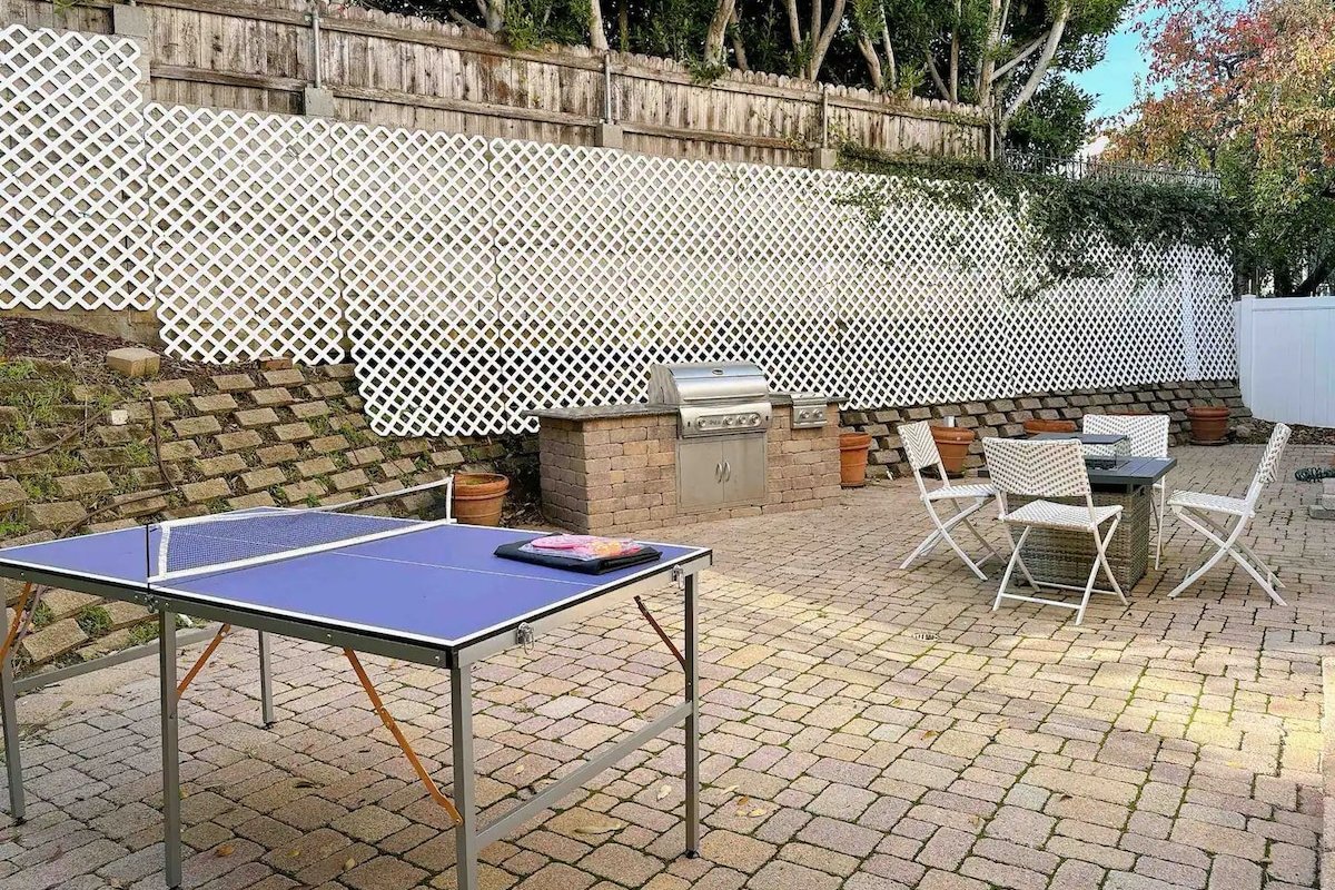 Hollywood Hillside Villa gallery image 5