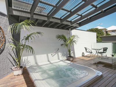 QUALITY ACCOMMODATION ONLY 200M FROM BEACH!