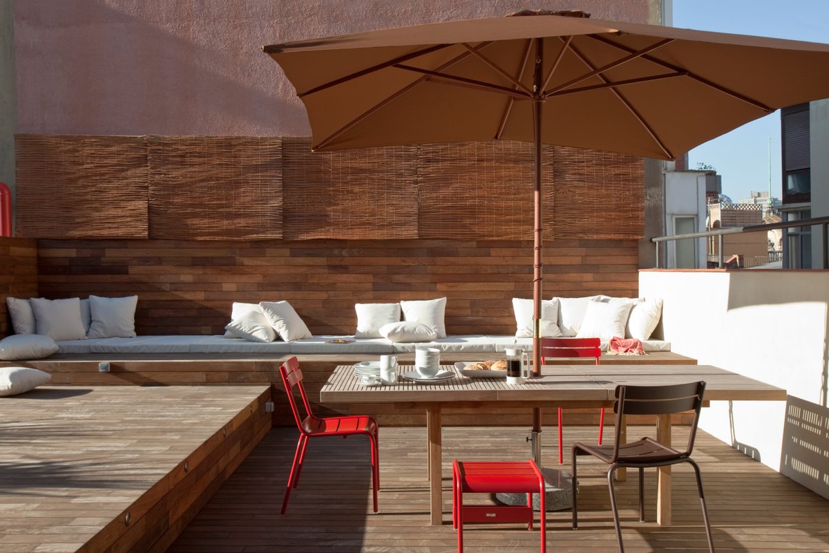 Playful 2 Bed Penthouse in Eixample