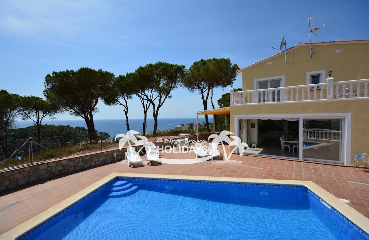 Costa Brava Holidays Villa Yuca, Sea views, Pool gallery image 2
