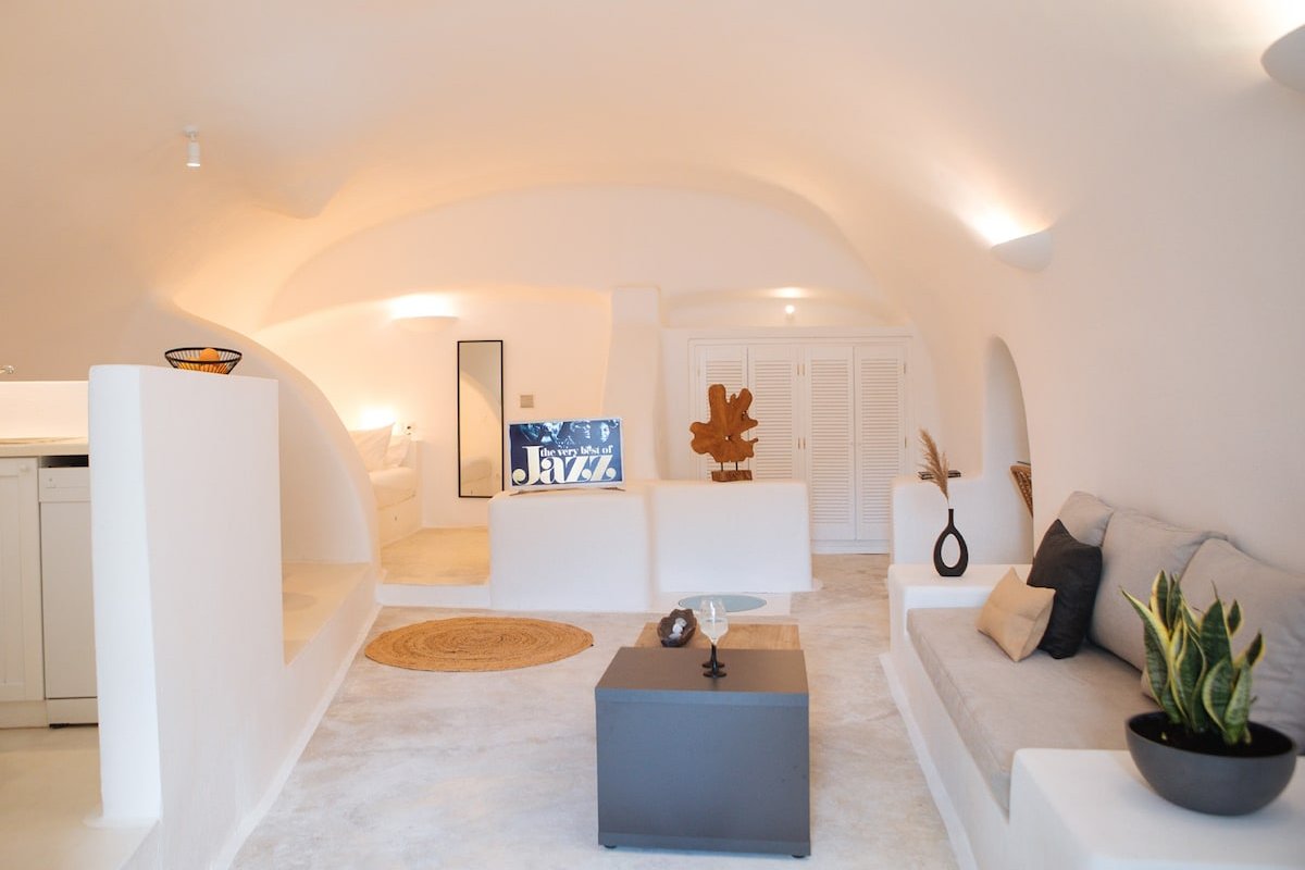 The Cave Complex by A Terre Caves & Villas gallery image 4