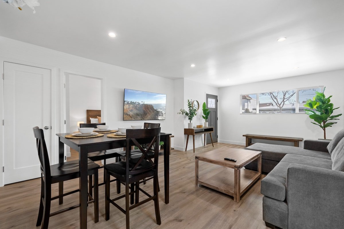 Two Homes on One Lot-Sleeps 12, Perfect for Groups gallery image 5