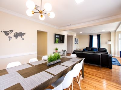 Large 4 BR, 2.5 bath, fits 16, 2min from NY train