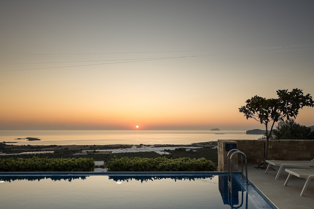 Villa Elpida I Sea view & heated* pool! gallery image 3