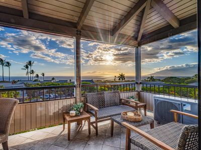 Gorgeous Condo Two King Suites & Huge Ocean Views!