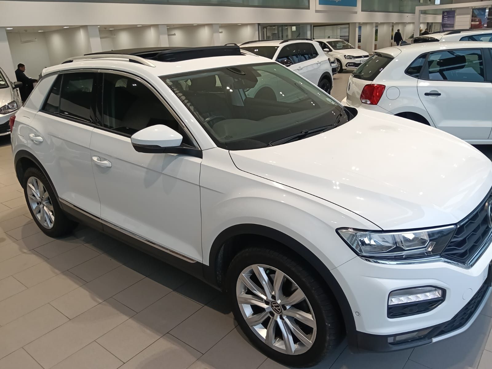 VOLKSWAGEN T-ROC 2.0 TSI DESIGN 4MOT DSG for Sale in South Africa