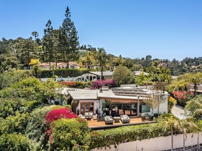 Luxurious Hilltop Mid-Century Retreat With a View!