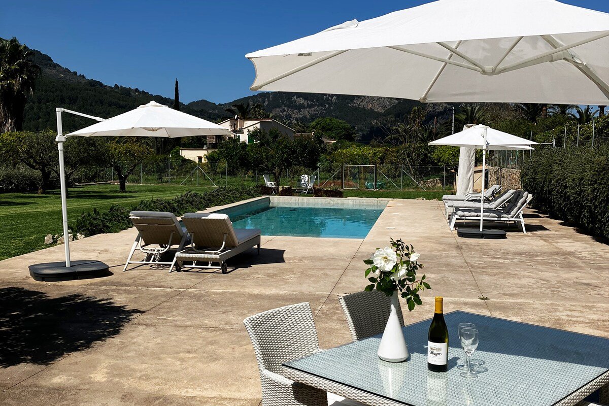 Renovated farmhouse with large saltwater pool gallery image 4