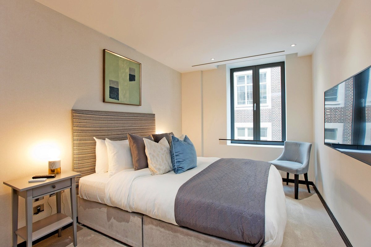 37GS Residences | 2bedroom Apt 207 near Piccadilly gallery image 3