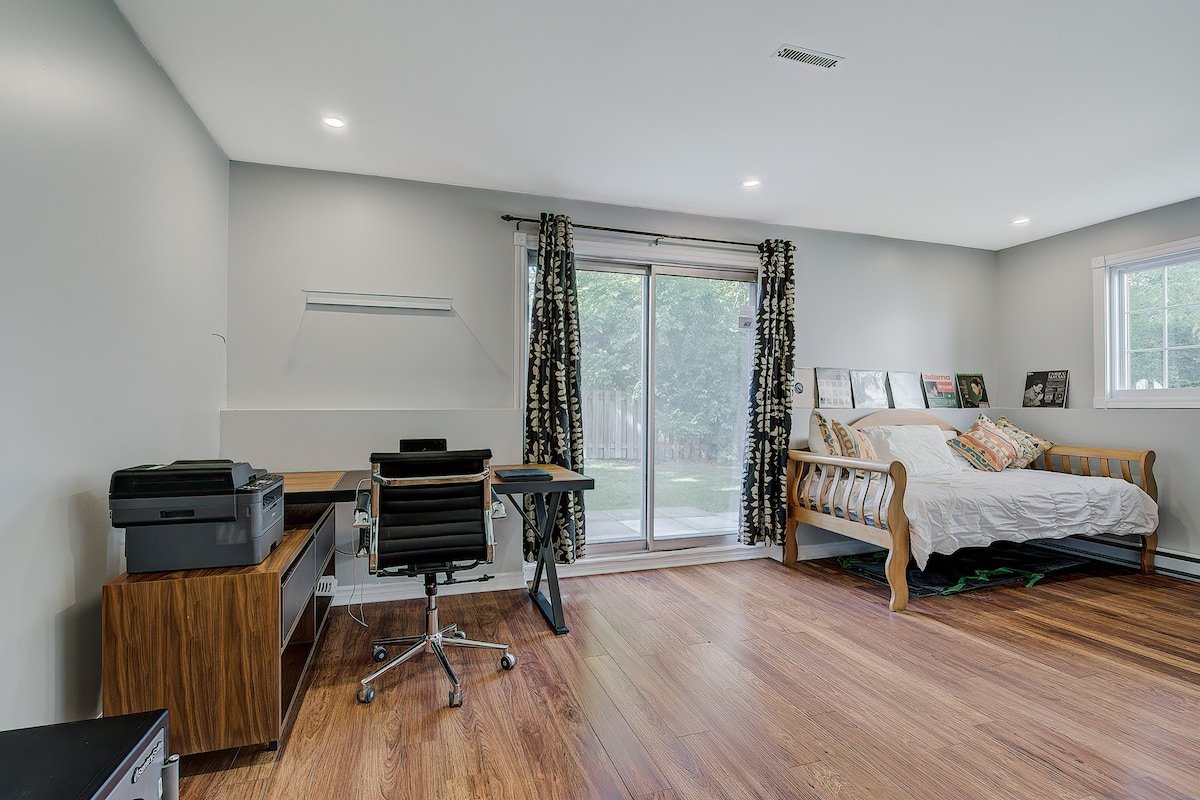 Beautiful 4 Bedroom Home gallery image 5