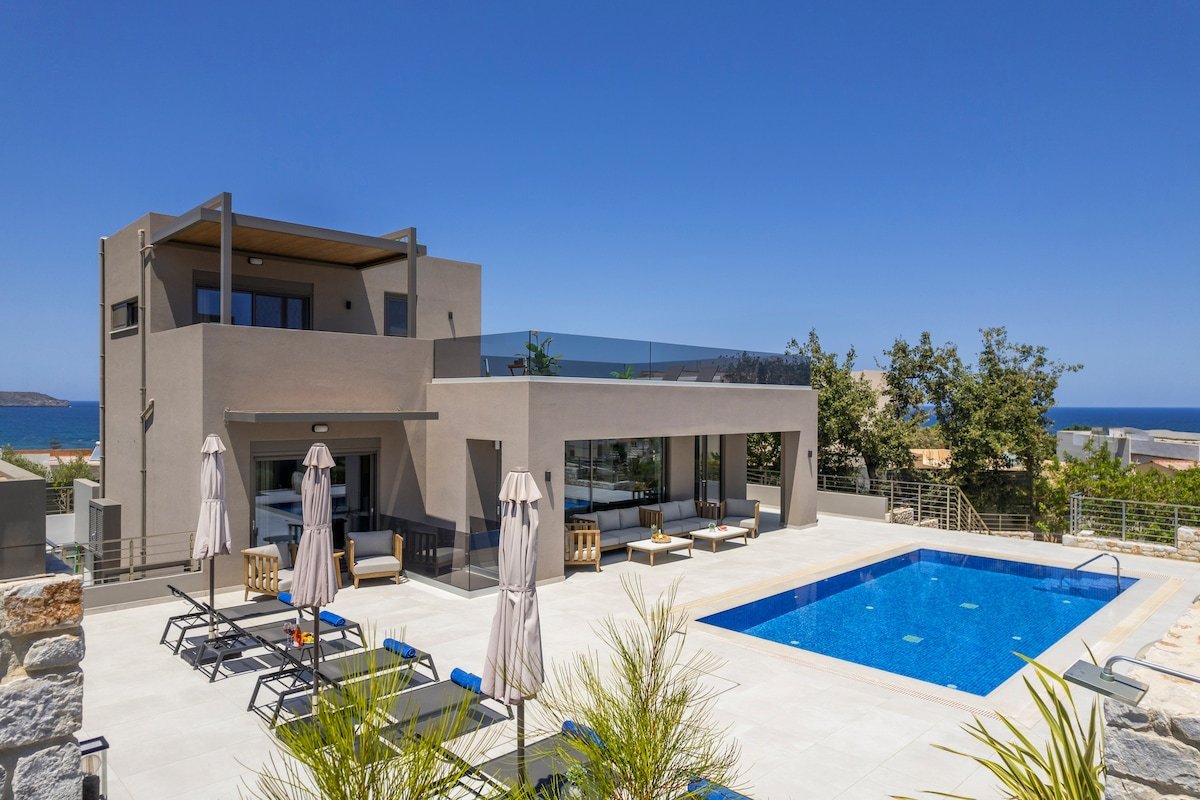 Luxury Wellness Retreat: Heated Pool • Spa & Gym