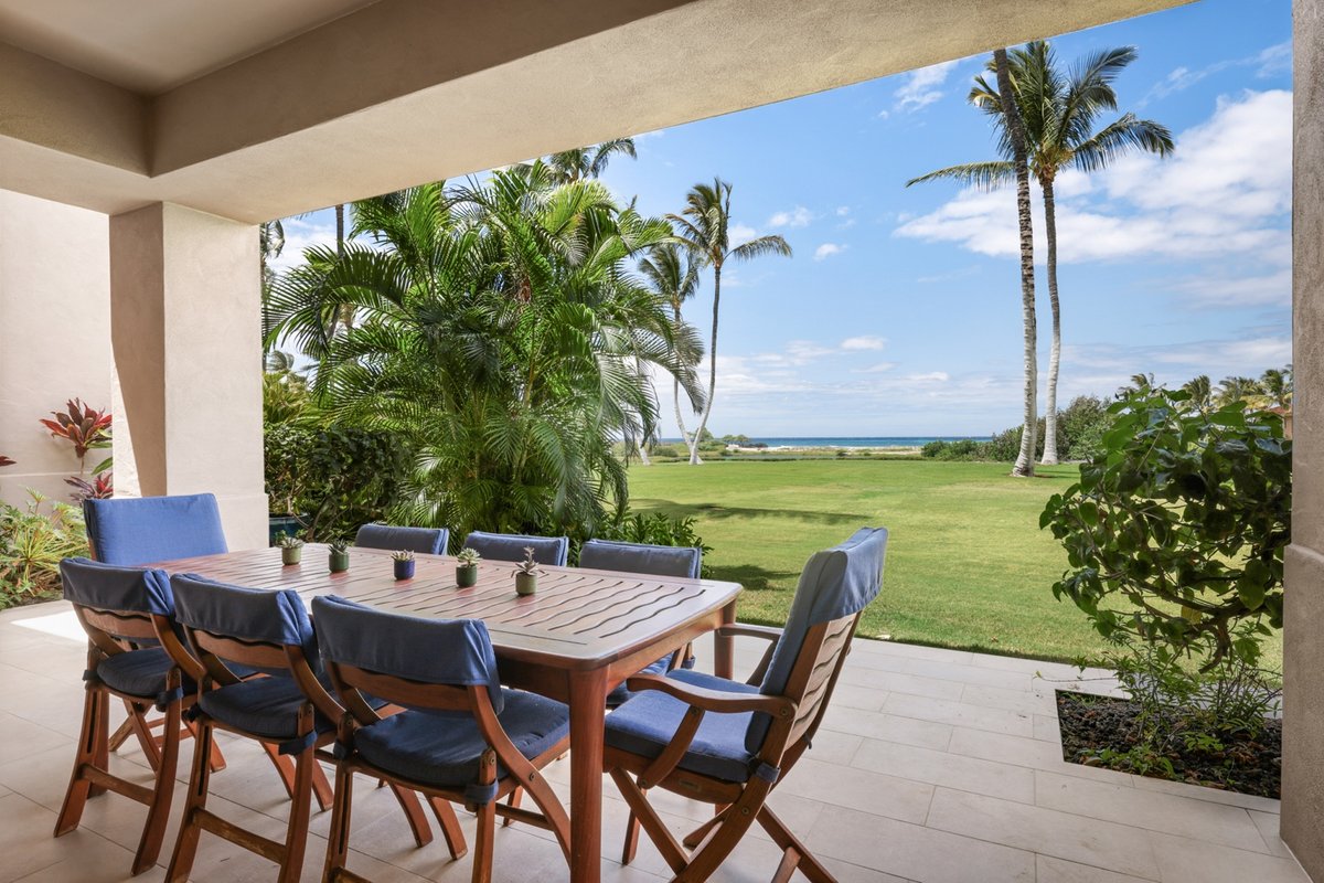 Oceanview Villa w/Hot Tub,Lanai & AC