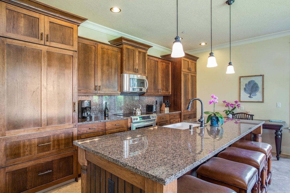 10BR/10BA Luxury Villas, AC, Pool, Walk To Beach gallery image 4