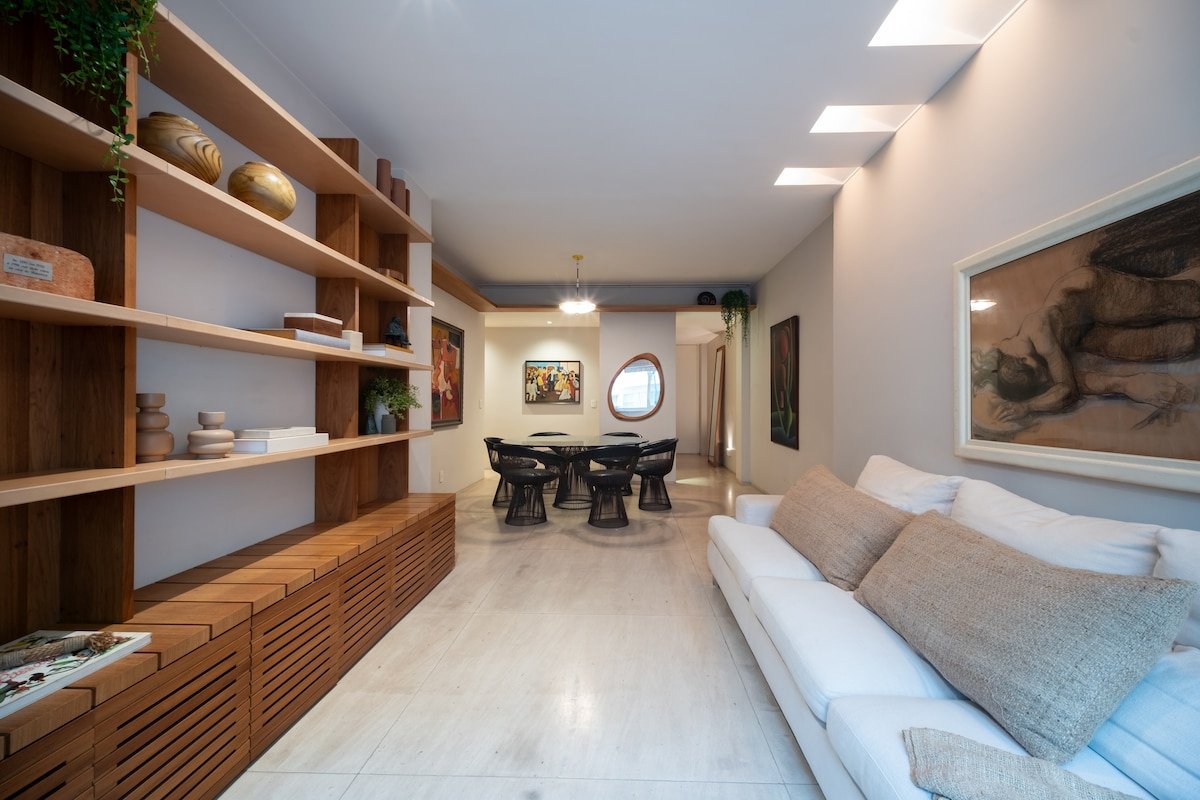 Leblon | 3 suites, 1st Block from the Beach gallery image 2