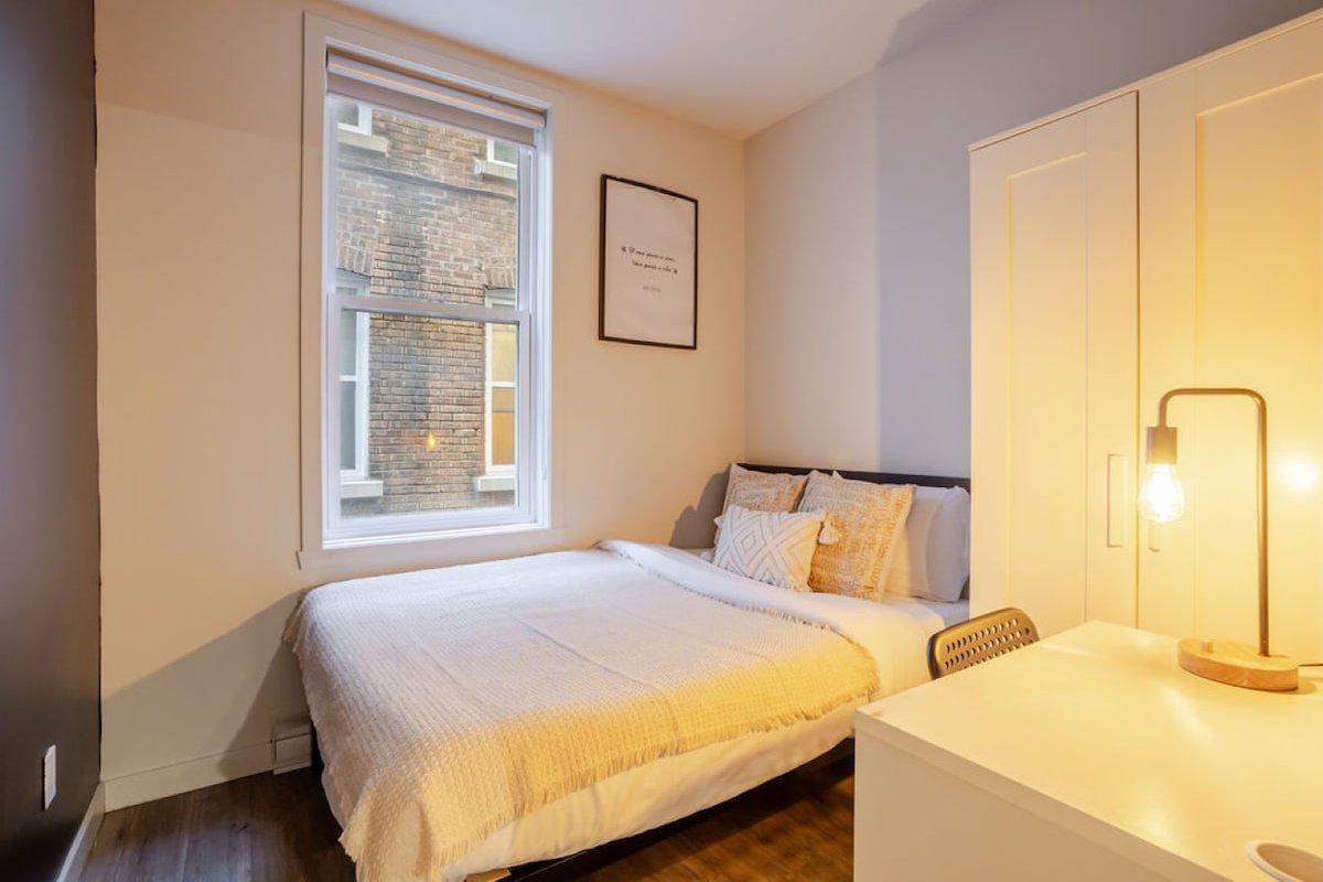 The Urban Haven: 4BR in Plateau MTL gallery image 4