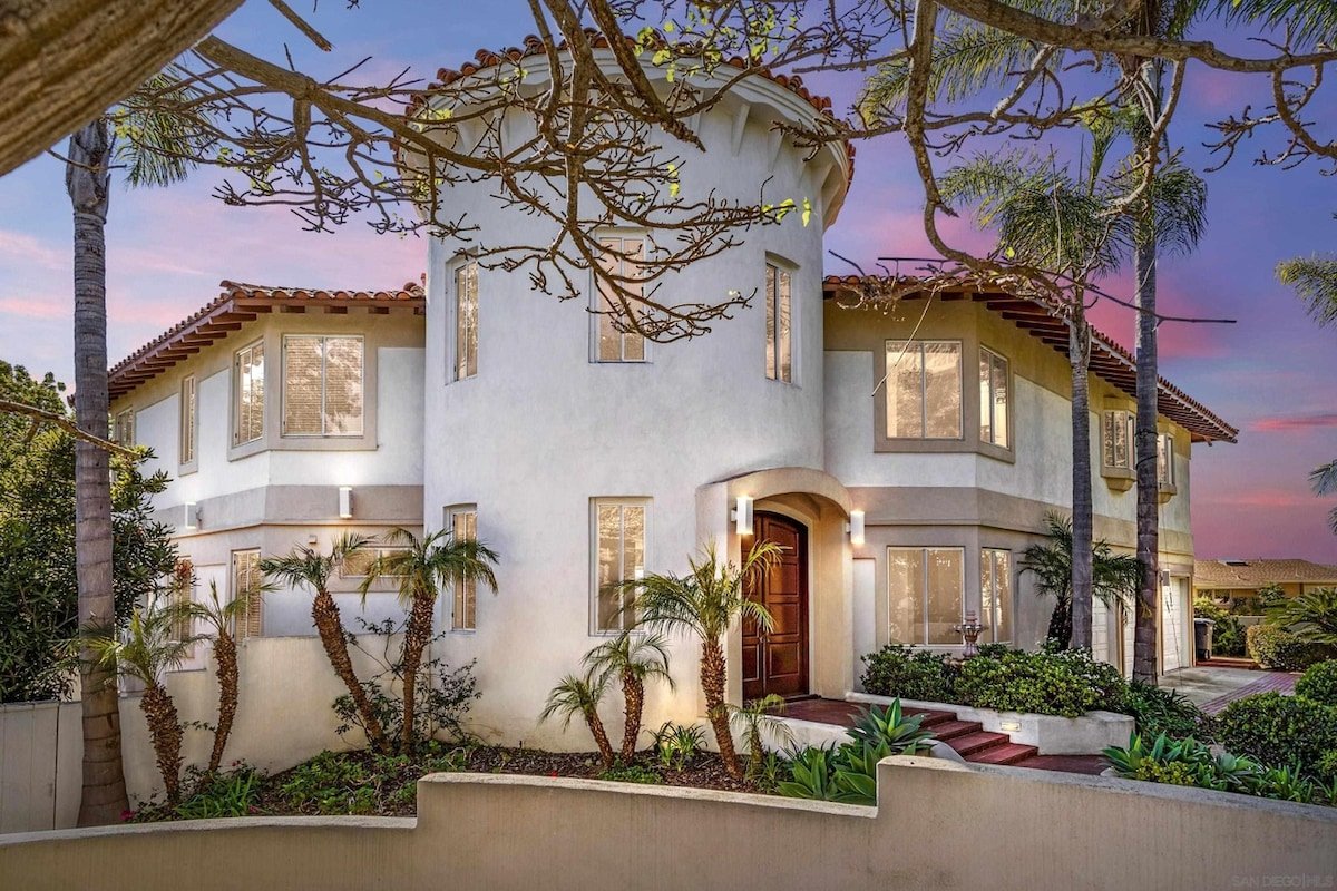 Oceanview Luxury Hilltop Villa w/ Private Pool gallery image 3