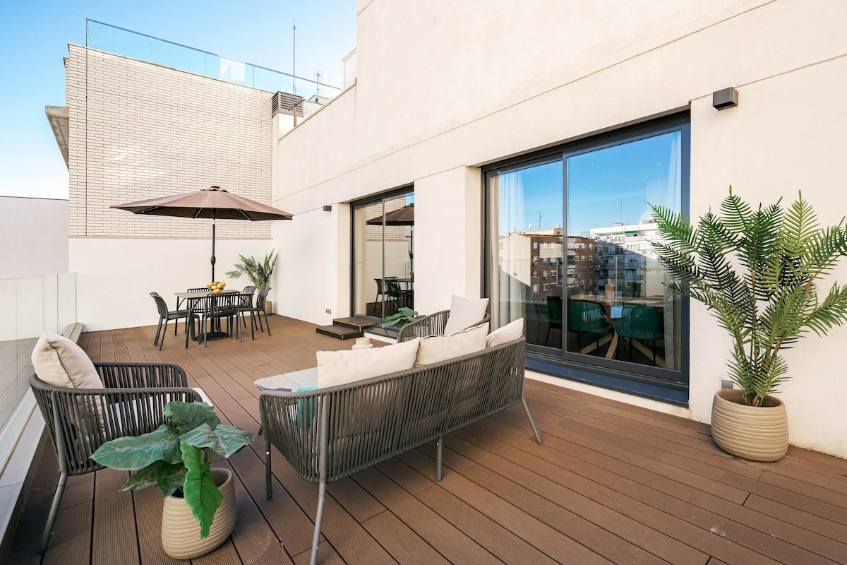 GYA – Terrace, 2 Bathrooms, In the Center, Enjoy! gallery image 2