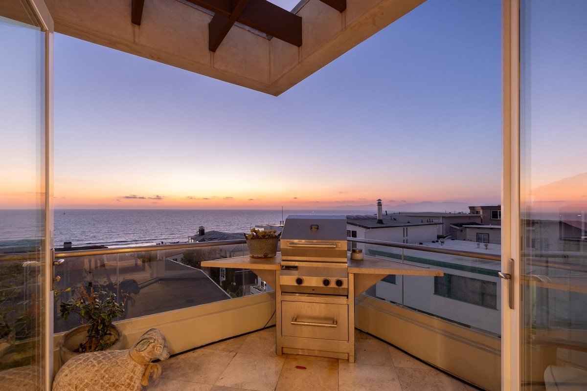Stunning Manhattan Beach Panoramic Ocean View Home gallery image 5