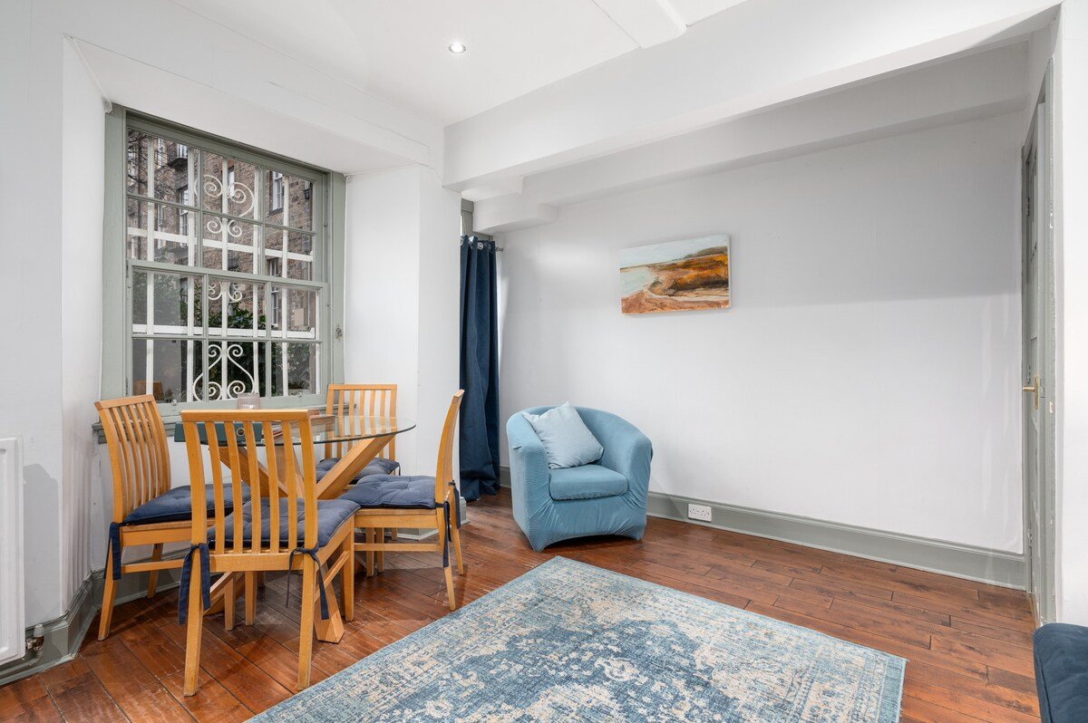 Charming 3-bedroom apartment with private garden gallery image 4