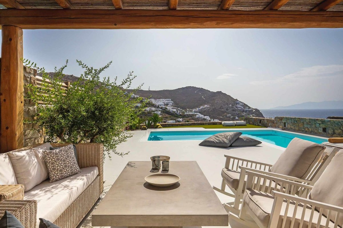 “Ginger Blue” by Aqualiving Villas gallery image 3