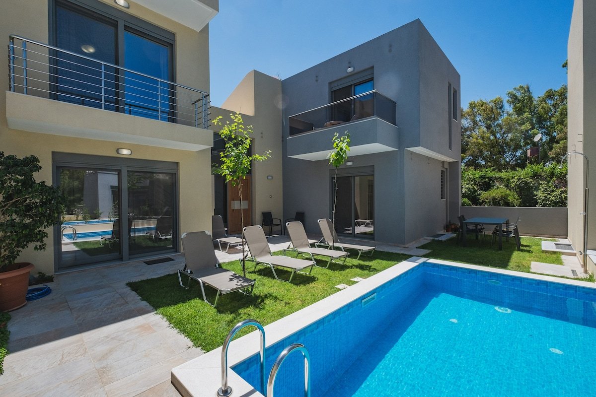 Park-view Lux Pool Villa, steps to the Beach gallery image 5