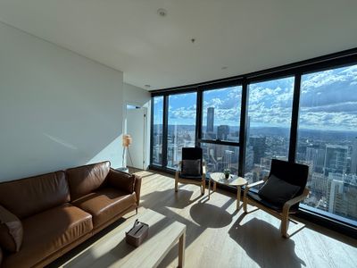 Amazing Level 60 Skytower City view Free Parking