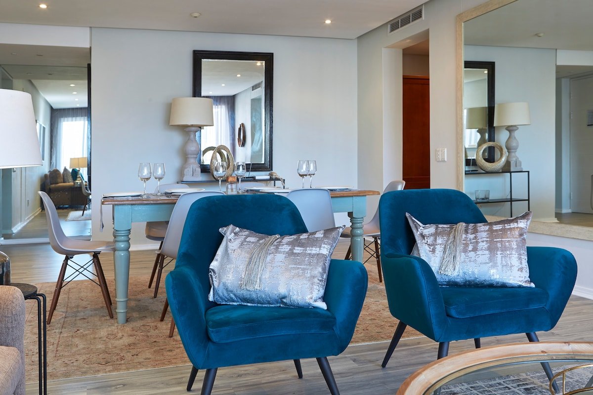 V&A Waterfront with Tesla back up power gallery image 5