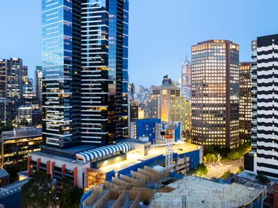 Exclusive Stays – Boulevard Penthouse