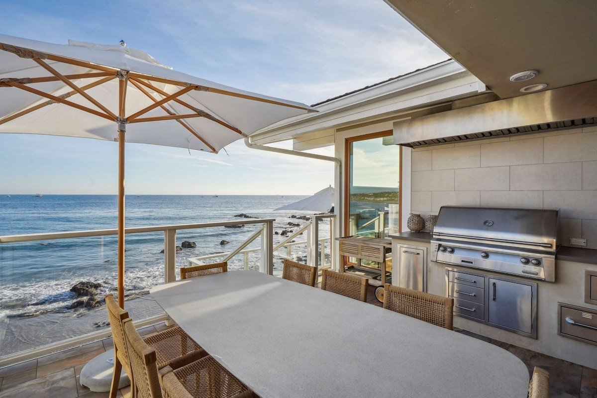 The Getaway Oceanfront Villa in Malibu gallery image 3