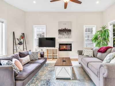 Sparkling Condo With Modern Amenities