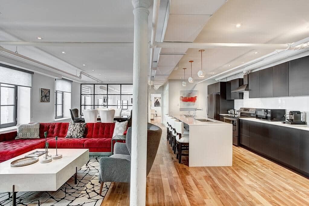 Luxurious Old Montreal Penthouse|6Beds|2BA|Sleeps gallery image 3