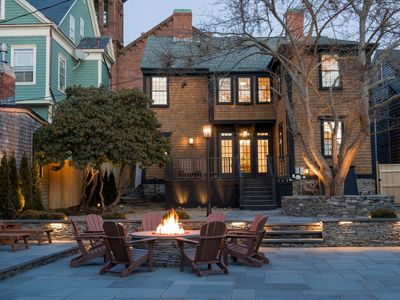 The Royce on Spring – High-End Family Getaway in N