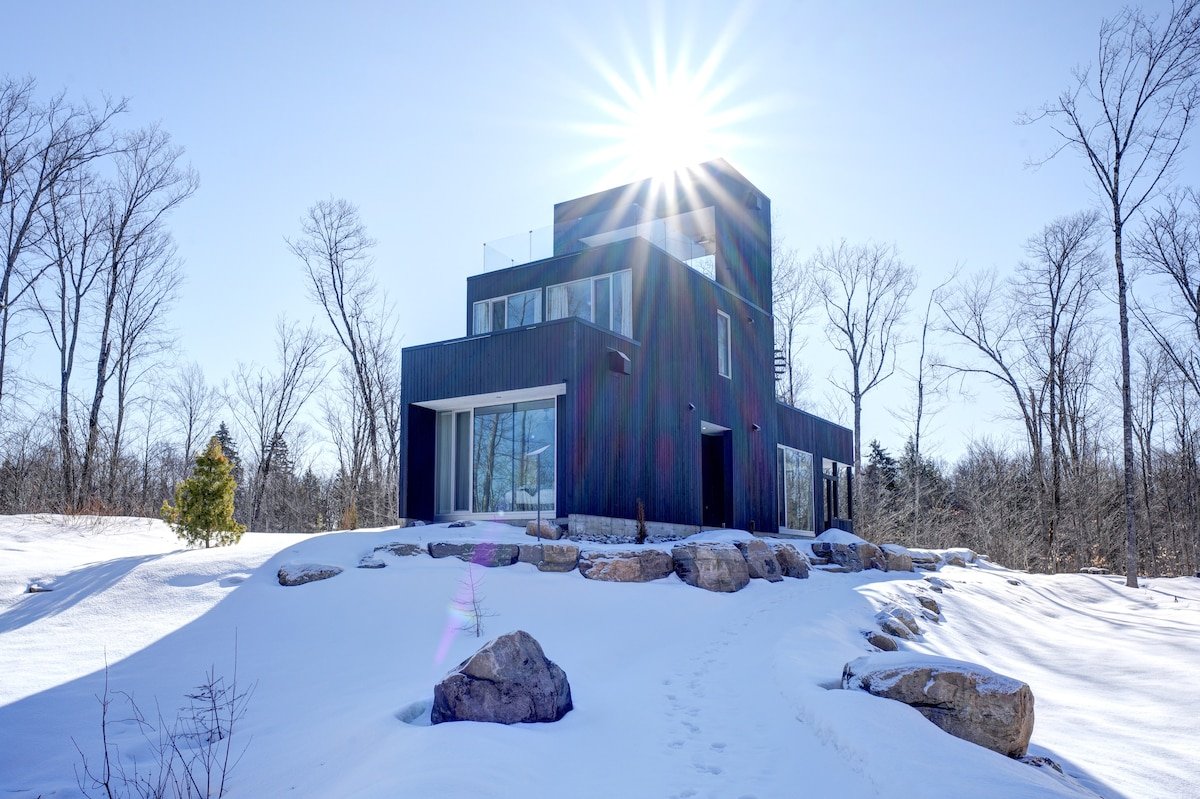 Ultra Luxury Chalet: Private Oasis, Spa, Sauna