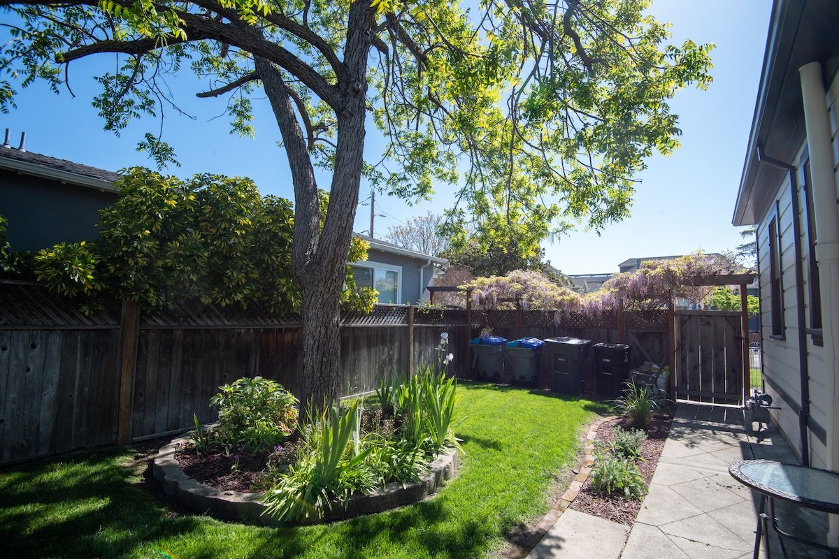 Historic Downtown Mtn View Home gallery image 4