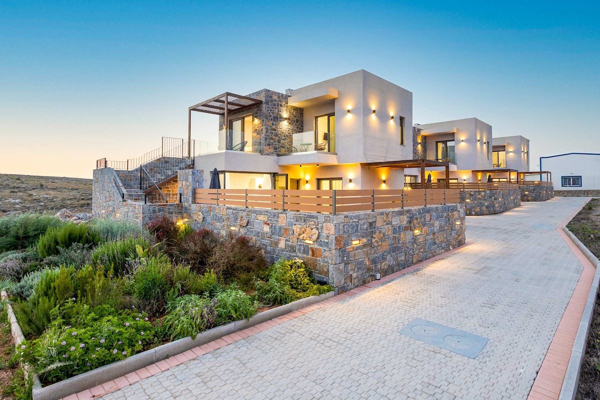 Stefi Pool Bliss Villas – Premium Summer Getaways gallery image 2