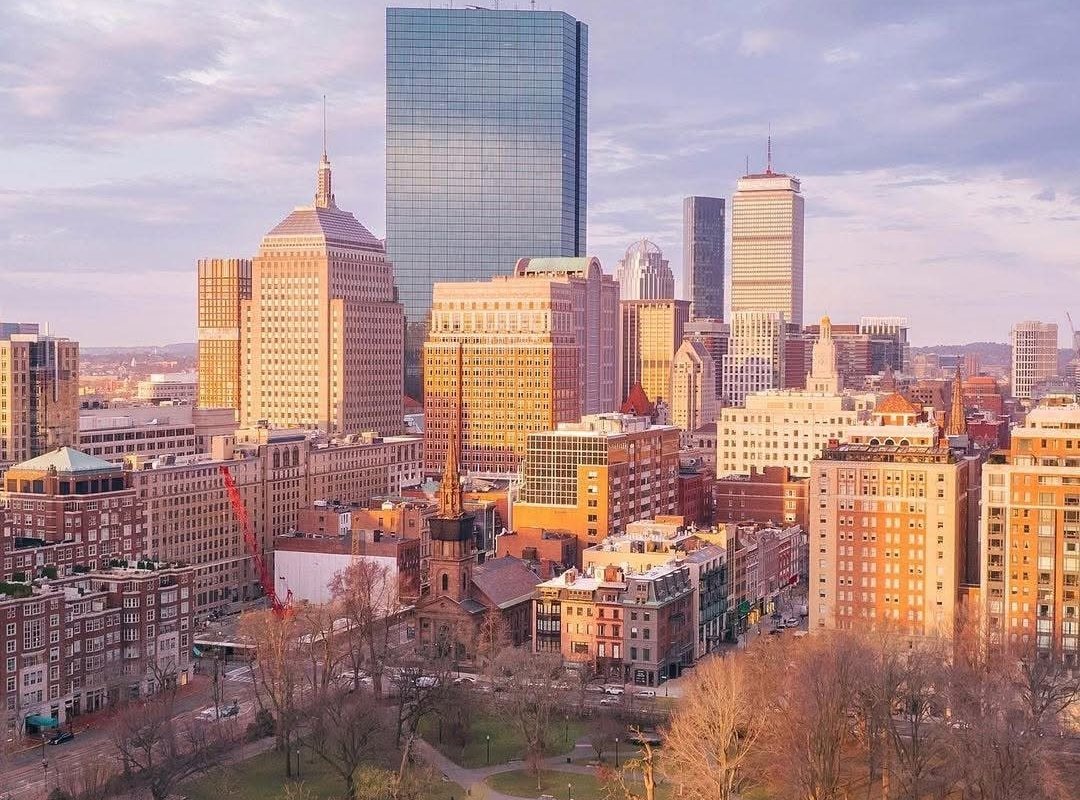 4BR2Bath North End by Subway Downtown gallery image 3