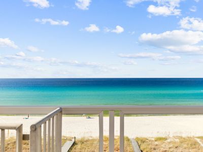 Luxe group-friendly beachfront escape w/pool & spa