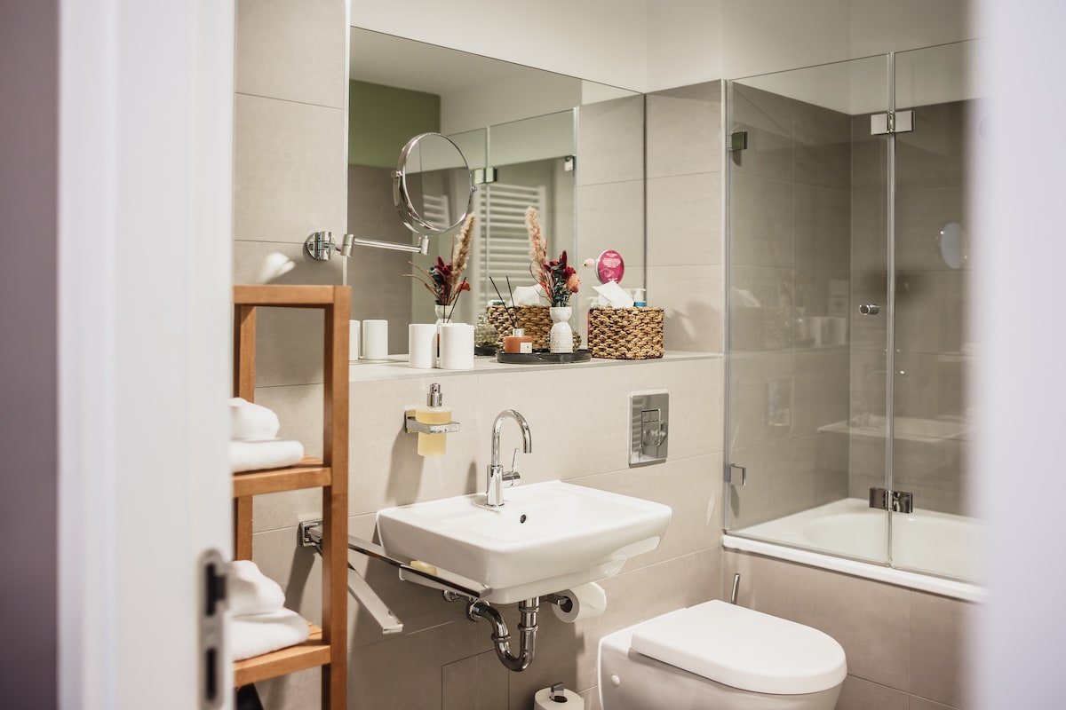 Two-Br Penthouse w/ 100m² Rooftop & view on Berli, gallery image 3