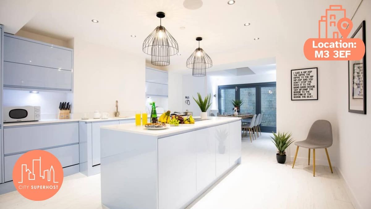 Roof Terrace Townhouse by City SuperHost gallery image 2