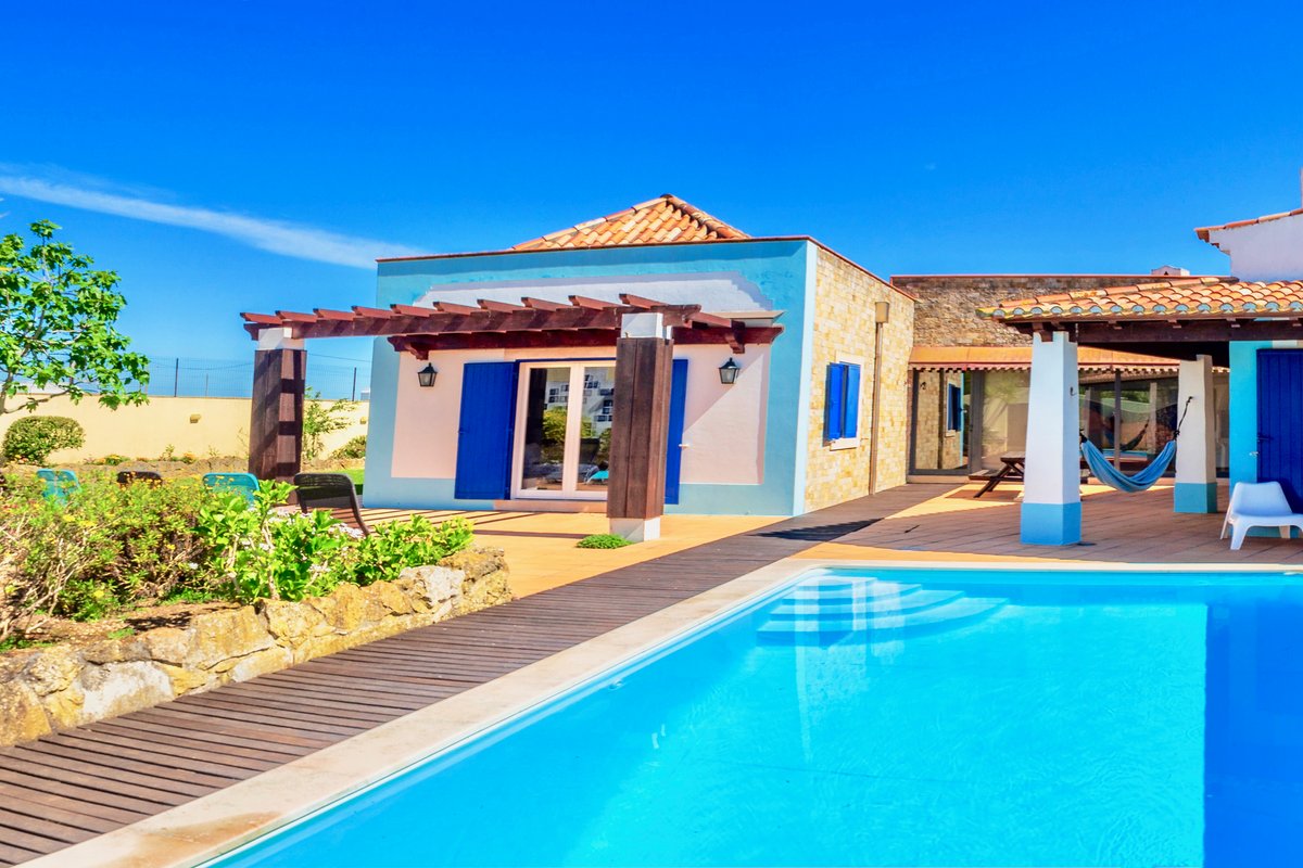 Spacious Villa in Sintra Countryside