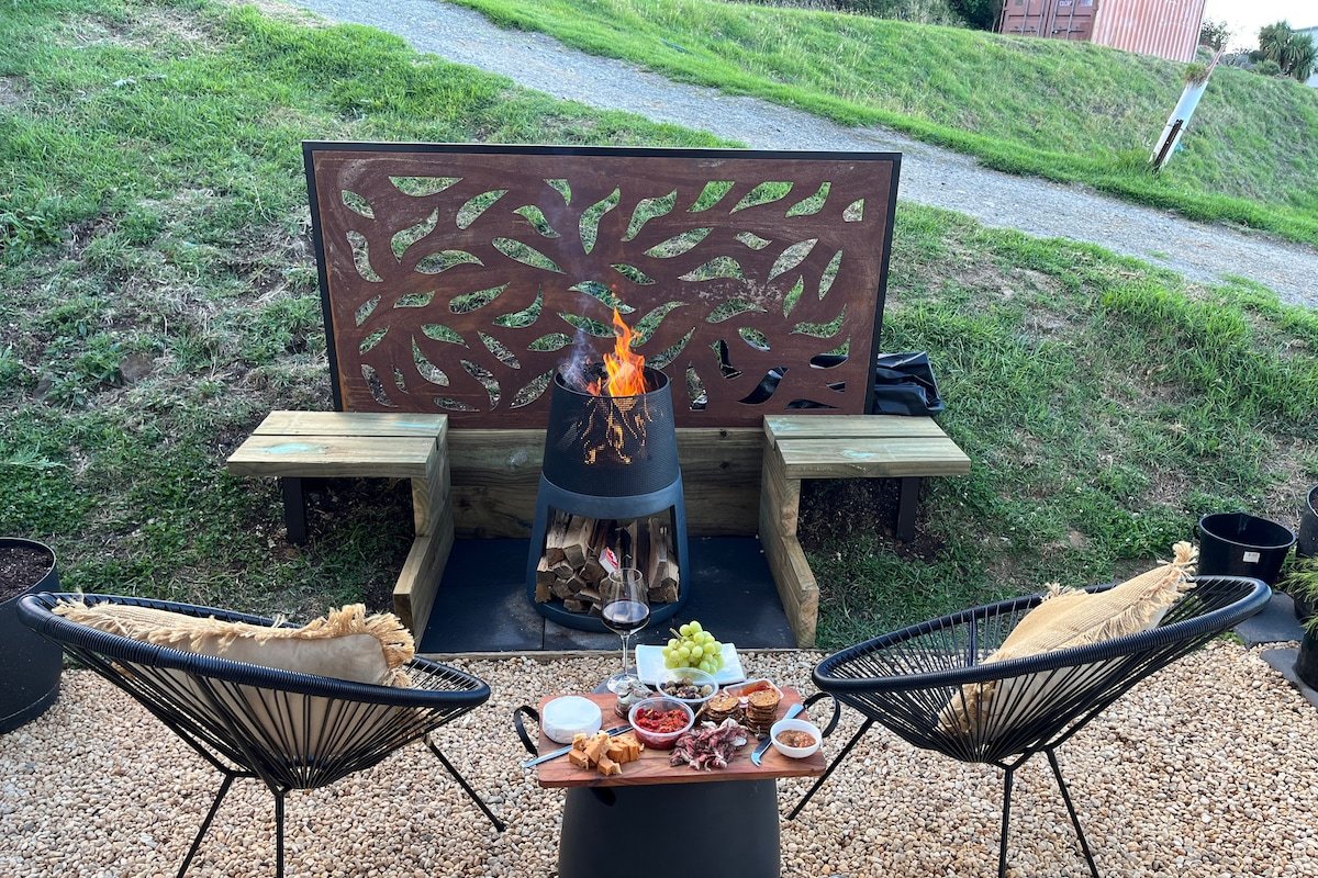 Eleven on BOATY – TWO Bedroom/TWO Bath Adults ONLY gallery image 5