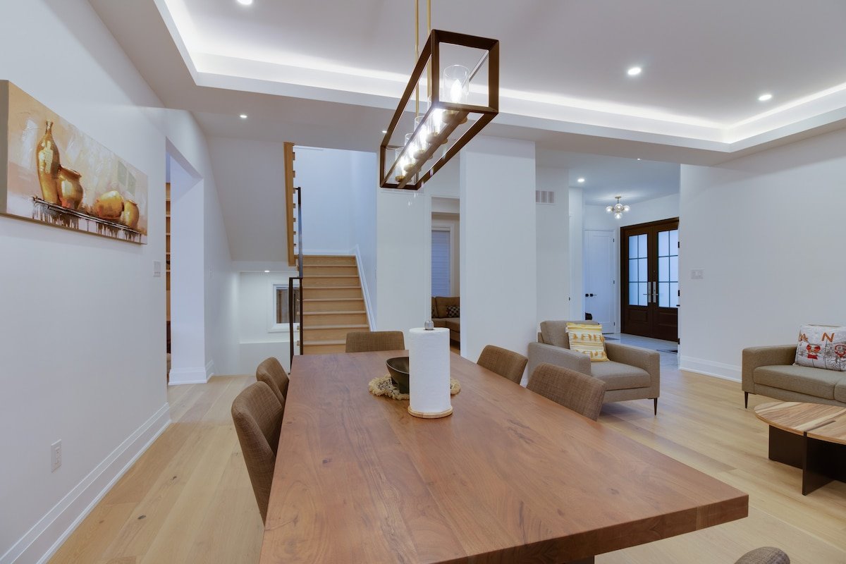 Ultimate luxury custom built-25minutes to Downtown gallery image 4