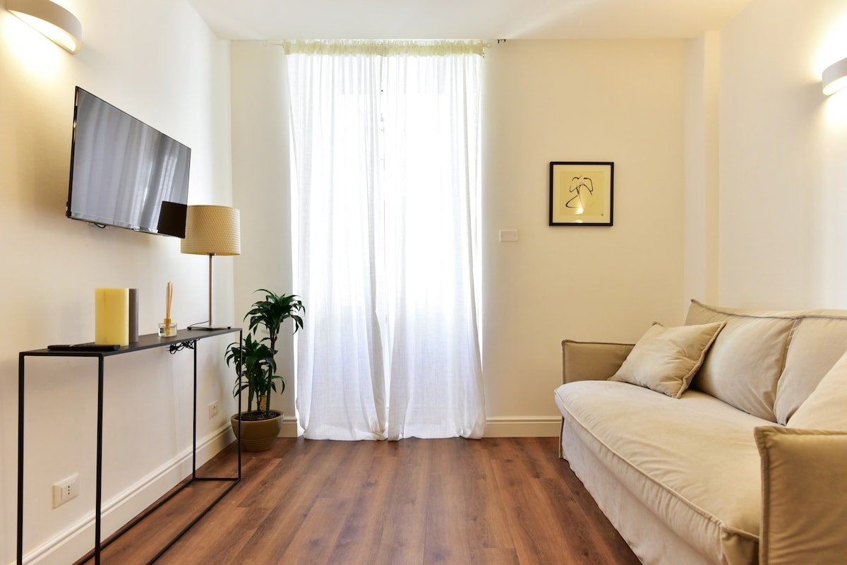 Elegant apartment near the Pantheon gallery image 3