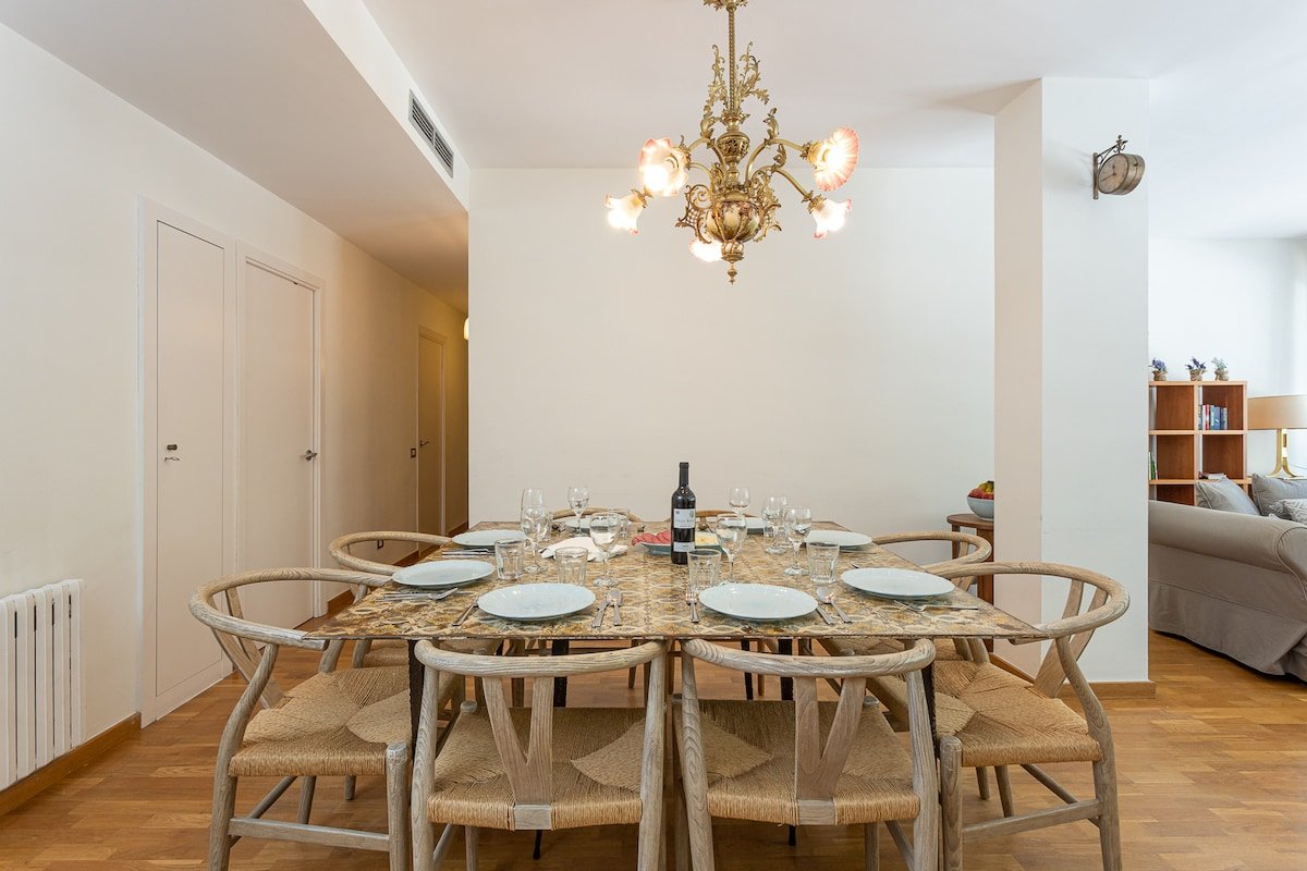 Family flat next to Born & beach with Parking gallery image 4