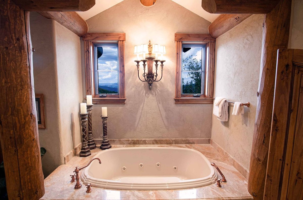 The Cabin | Ski-In & Ski-Out Chalet gallery image 5