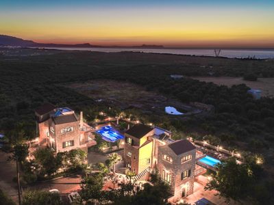 Villas Louloudaki ideal for big familys and group