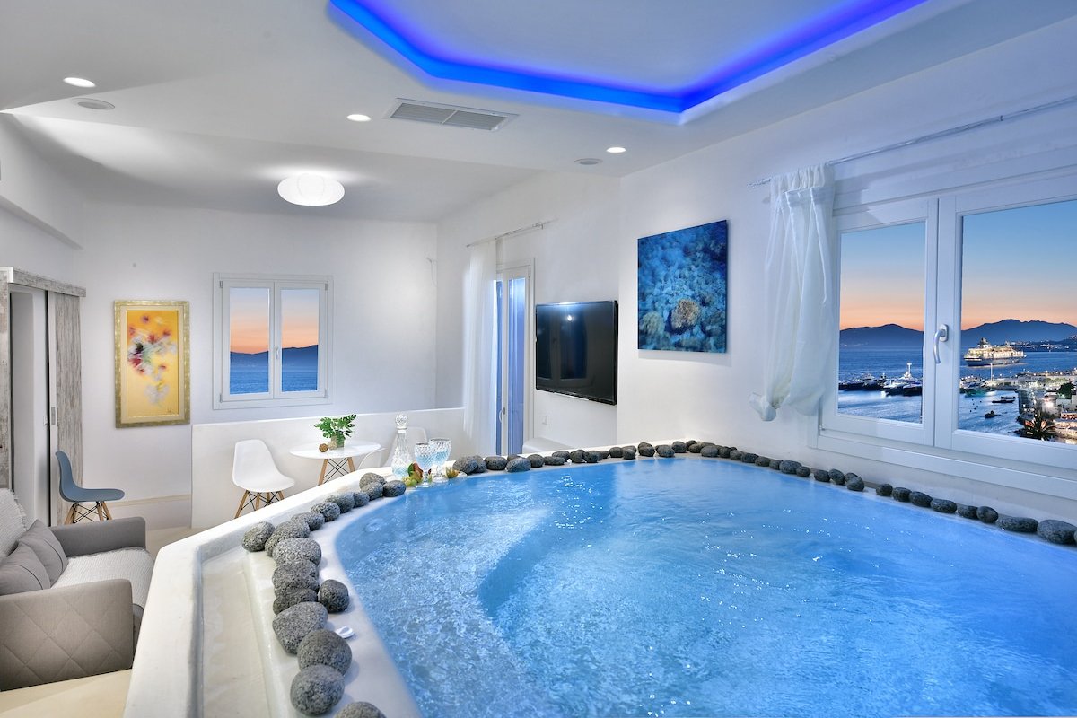 ELEGANT VILLA at the CENTER of MYKONOS TOWN gallery image 3